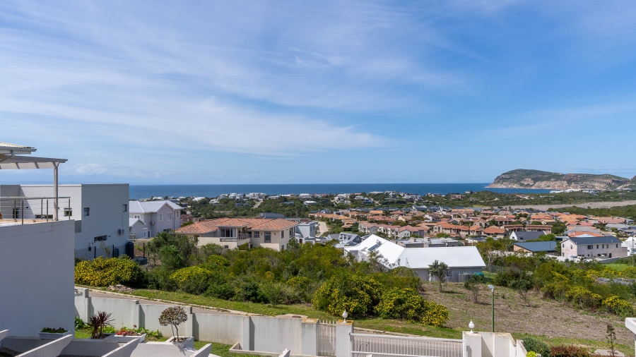 4 Bedroom Property for Sale in Whale Rock Western Cape